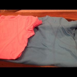 Trek Gear t-shirts - 2 size S